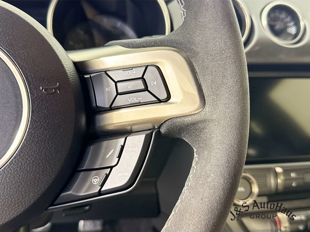 Used 2019 Ford Mustang Shelby GT350 w/ Technology Package RWD image 14