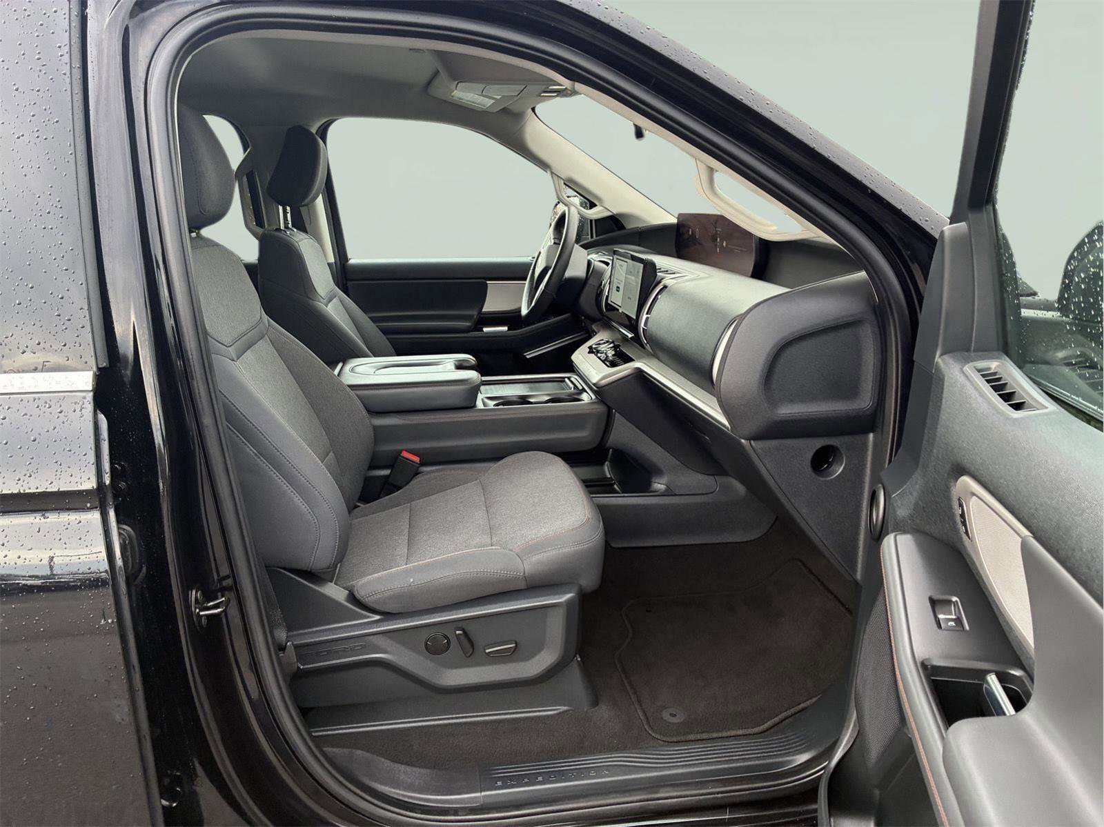 Used 2025 Ford Expedition Max Active AWD/4WD image 17