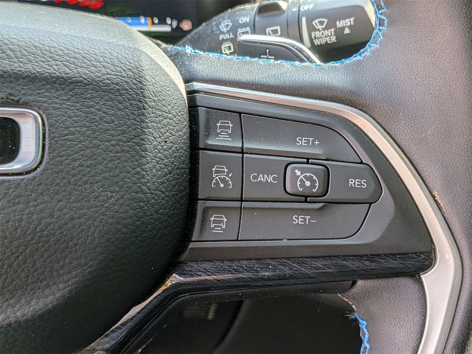 Used 2023 Jeep Grand Cherokee Trailhawk image 18