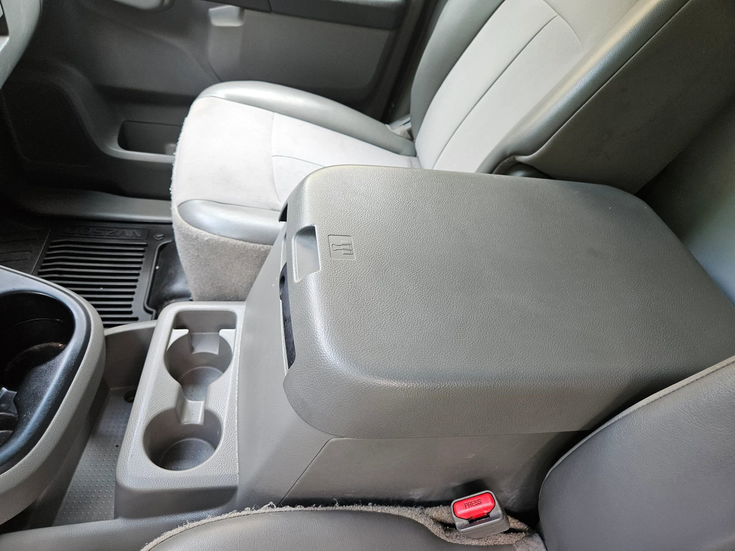 Used 2018 Nissan NV 2500 SV image 12