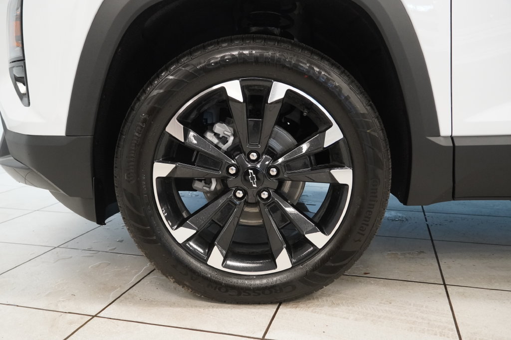 New 2027 Chevrolet Equinox RS w/ Safety and Technology Package AWD/4WD image 17