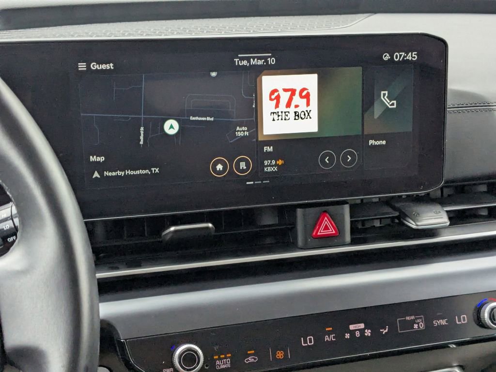 Used 2025 Kia Carnival image 21