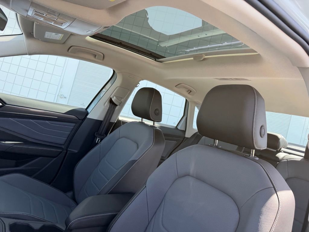 New 2026 Volkswagen Jetta SEL FWD image 17
