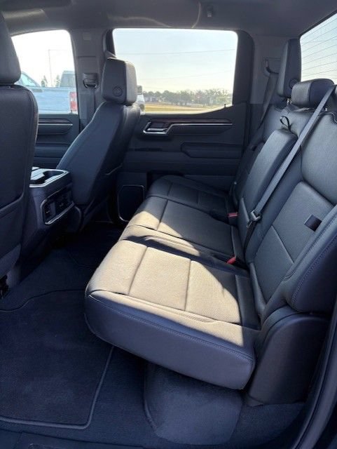 Used 2025 GMC Sierra 1500 SLT AWD/4WD image 16