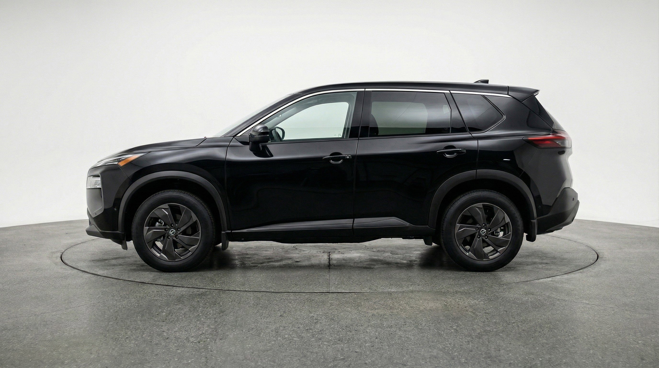 Used 2025 Nissan Rogue SV AWD/4WD image 5