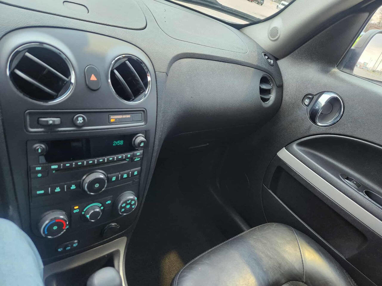 Used 2010 Chevrolet HHR LS image 24