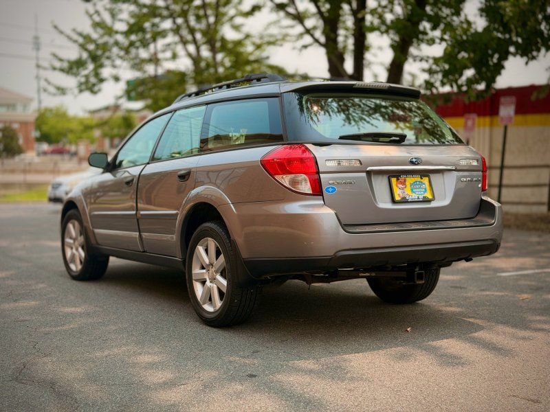 Used 2009 Subaru Outback 2.5i Special Edition AWD/4WD image 5