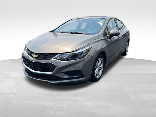Used 2017 Chevrolet Cruze LT w/ Convenience Package FWD image 3