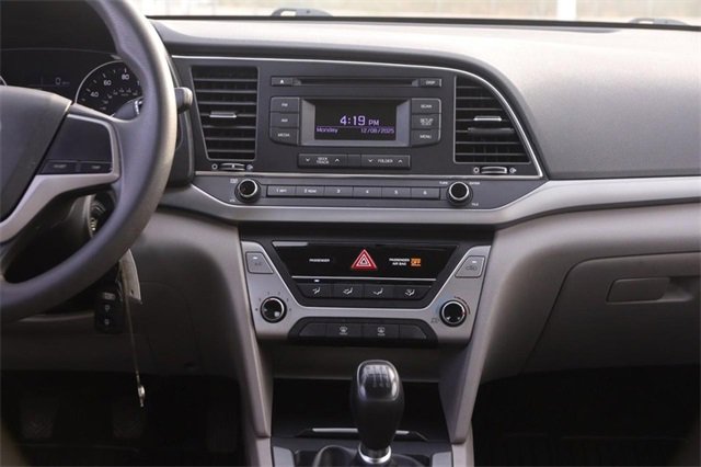 Used 2018 Hyundai Elantra SE image 20