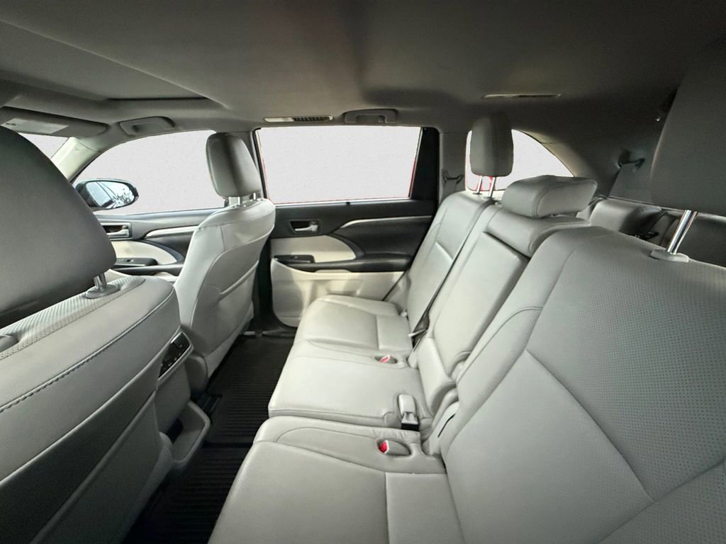Used 2018 Toyota Highlander Limited AWD/4WD image 10
