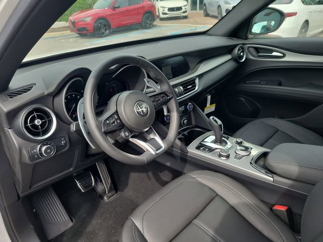 New 2025 Alfa Romeo Stelvio Sprint image 18