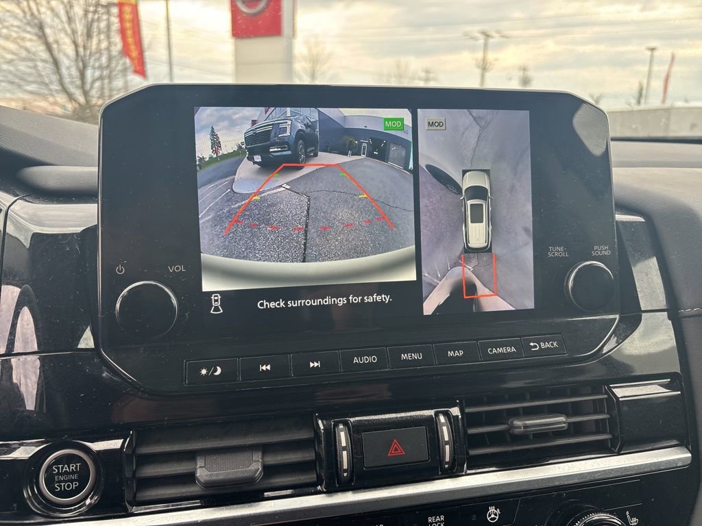 Used 2023 Nissan Pathfinder SL image 17