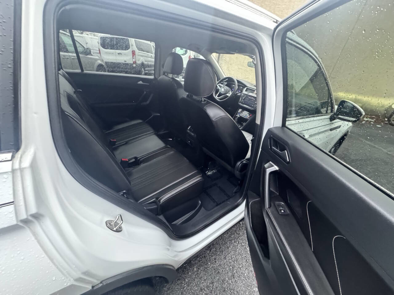 Used 2024 Volkswagen Tiguan SE image 17