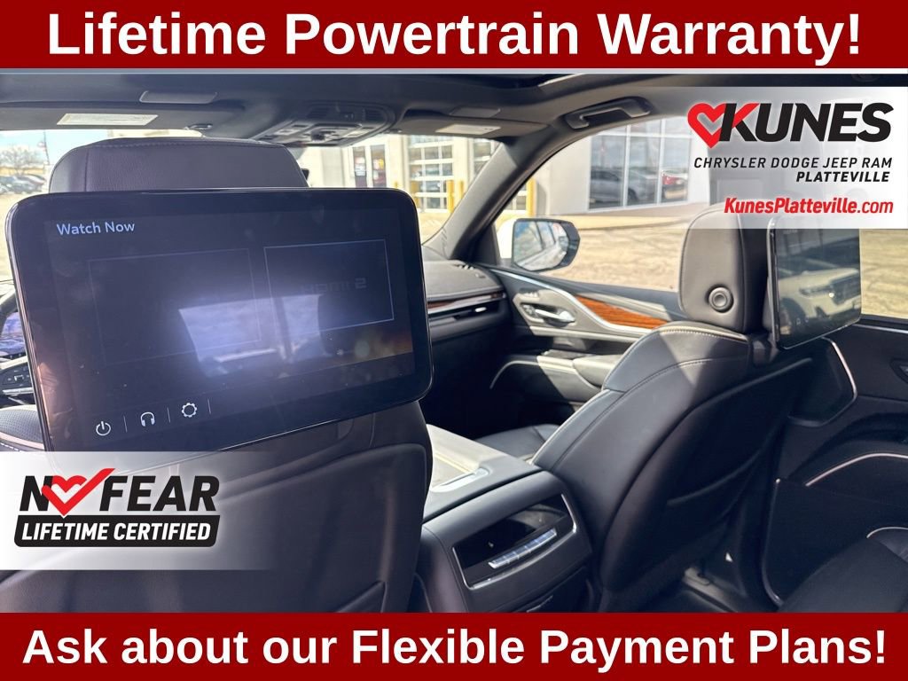 Used 2023 Cadillac Escalade Premium Luxury image 29