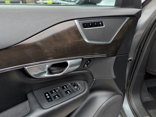 Used 2018 Volvo XC90 T6 Momentum w/ Convenience Package image 15