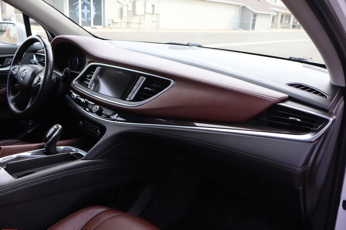 Used 2019 Buick Enclave Avenir w/ Avenir Technology Package image 17