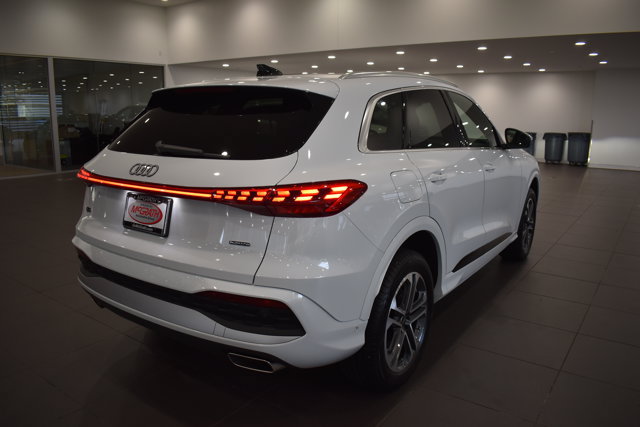 Used 2025 Audi Q5 Premium w/ Convenience Package AWD/4WD image 7