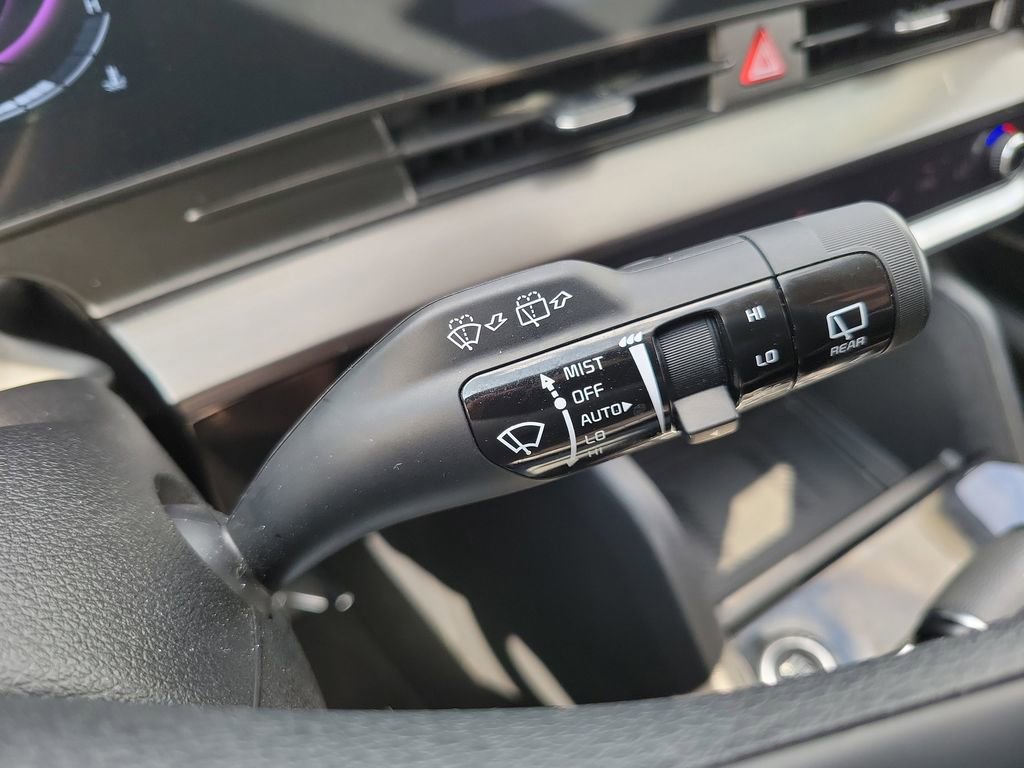 Used 2025 Kia Sportage EX FWD image 17