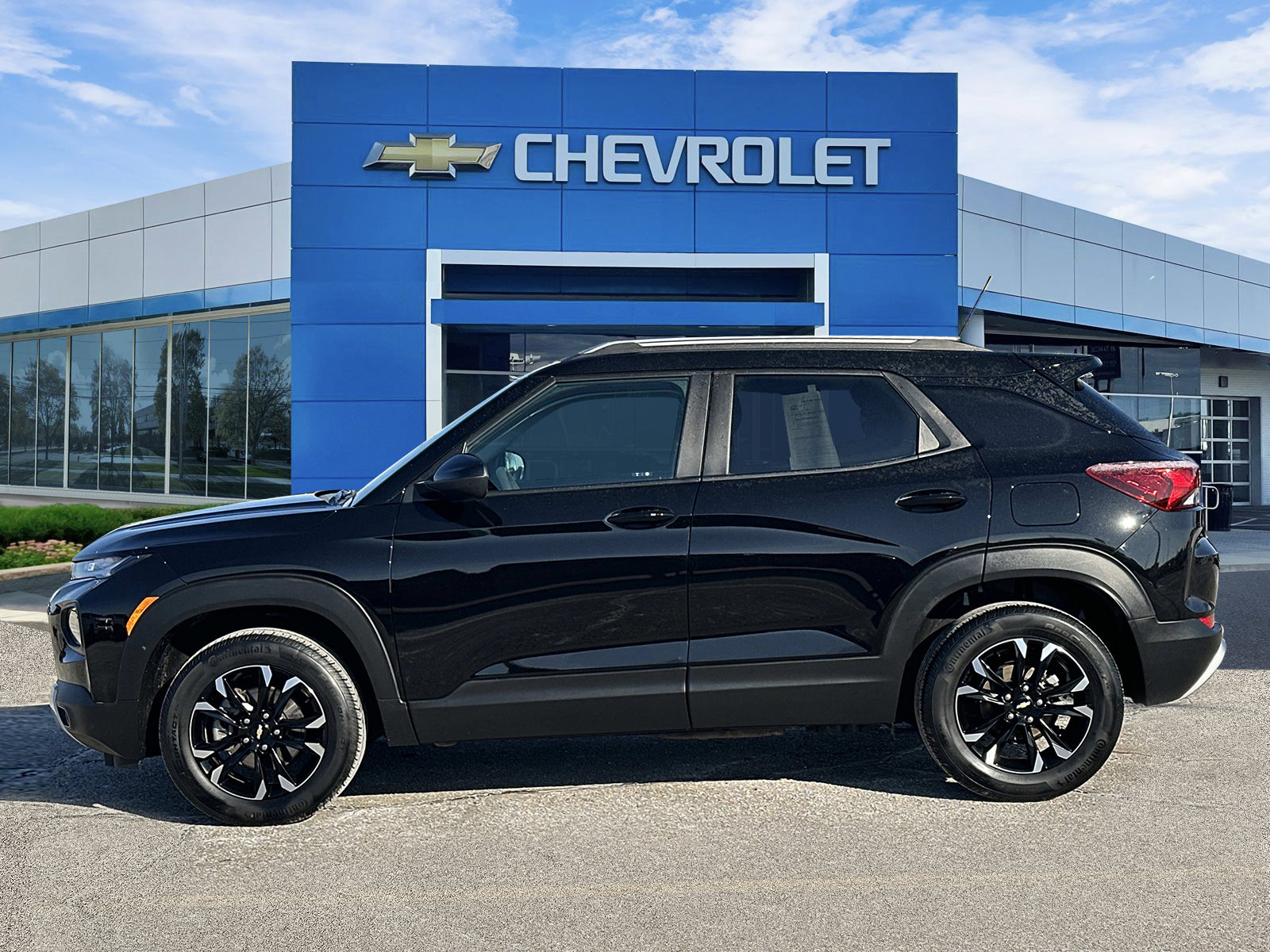 Certified 2023 Chevrolet TrailBlazer LT image 2