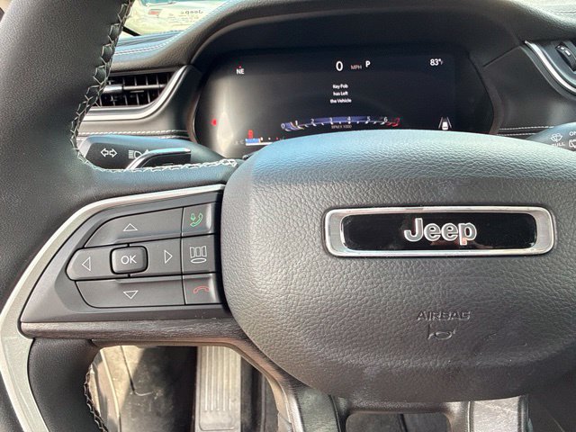 Used 2023 Jeep Grand Cherokee Limited AWD/4WD image 38