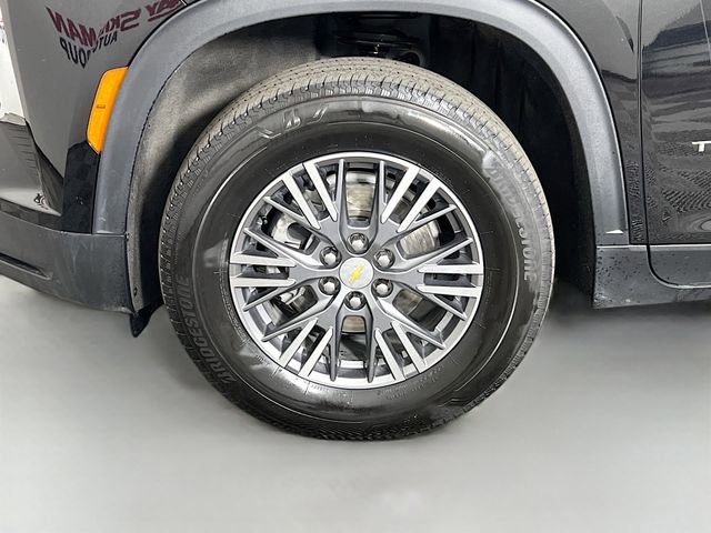 Used 2025 Chevrolet Traverse LT image 27