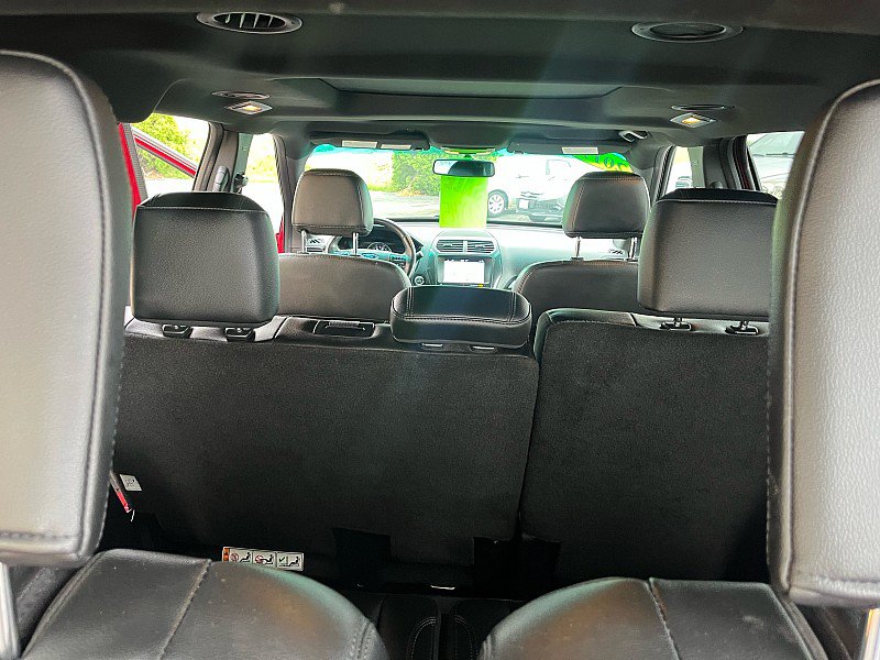 Used 2017 Ford Explorer XLT w/ Equipment Group 202A AWD/4WD image 15