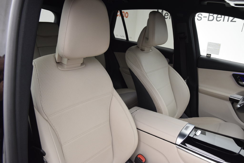 Used 2023 Mercedes-Benz GLC 300 image 17