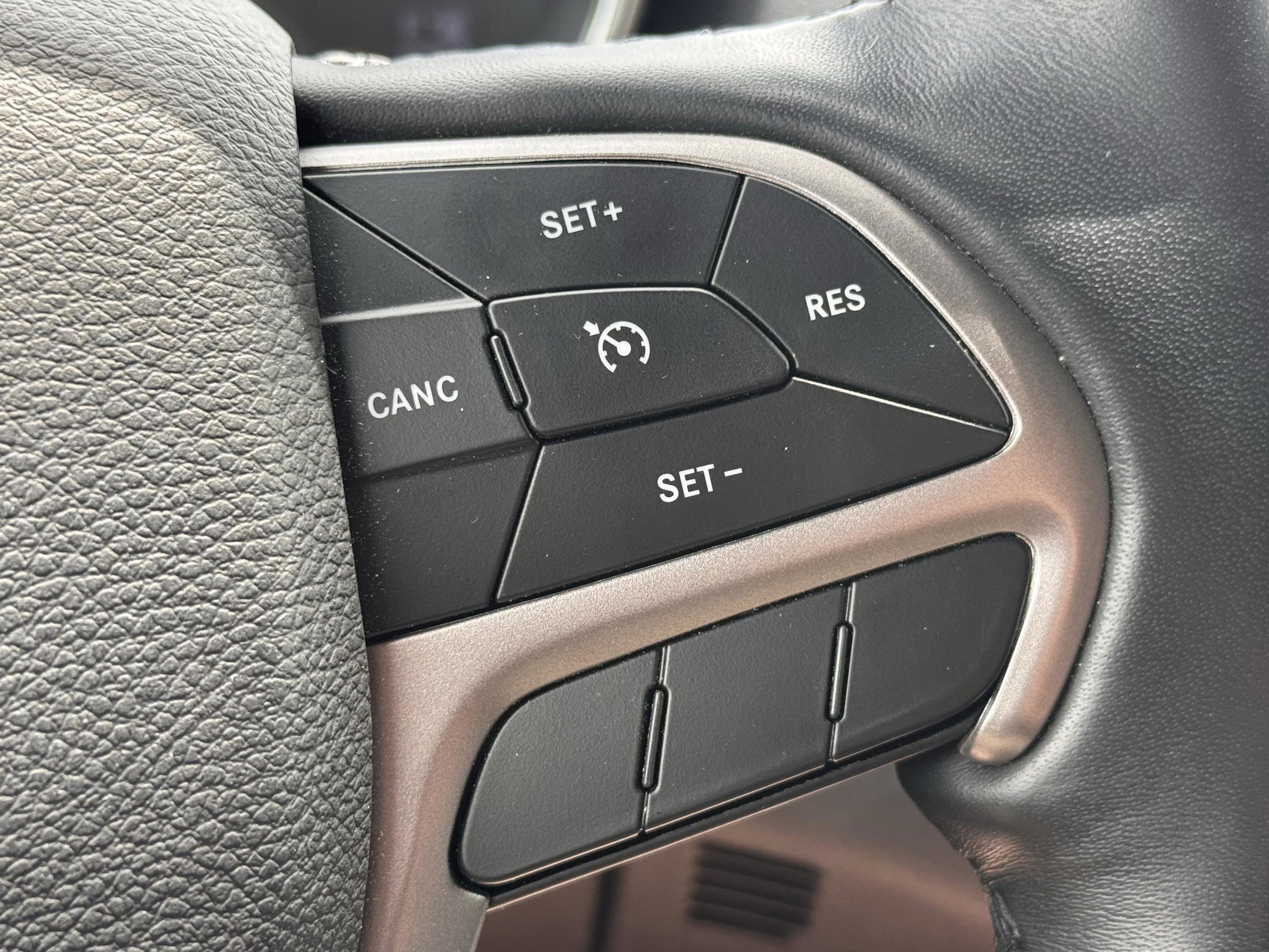 Used 2021 Jeep Grand Cherokee Limited AWD/4WD image 11