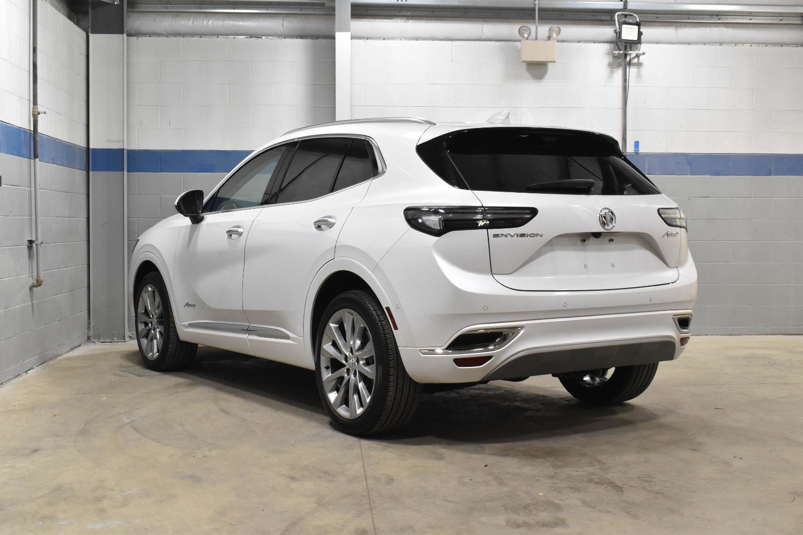 Used 2023 Buick Envision Avenir image 30