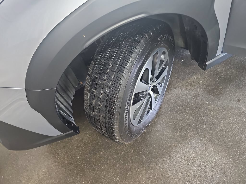 Used 2023 Subaru Outback Premium AWD/4WD image 31