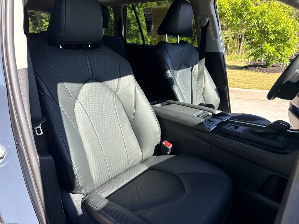 Used 2025 Toyota Grand Highlander AWD Hybrid image 34