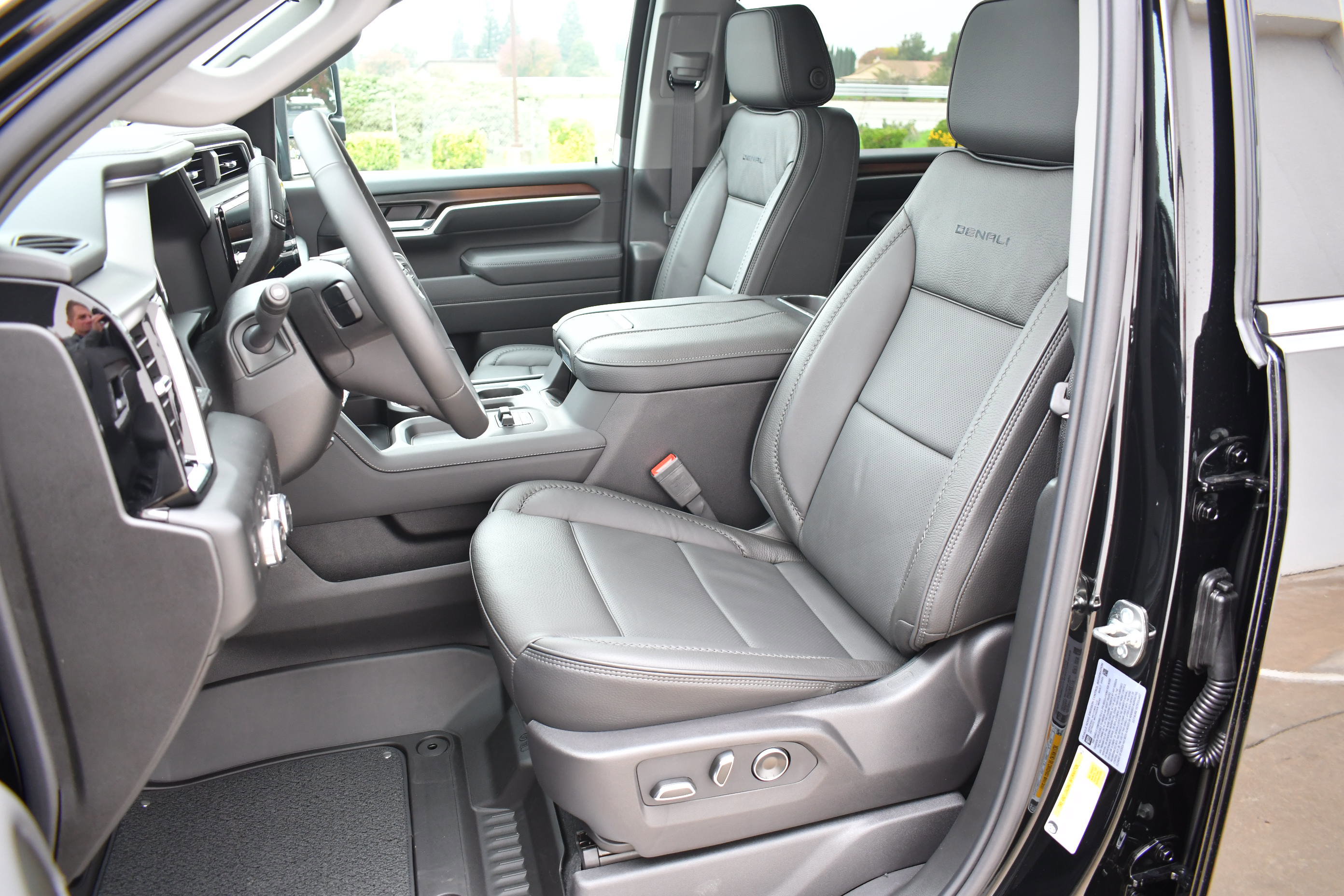 New 2026 GMC Sierra 2500 Denali w/ Denali Reserve Package image 17