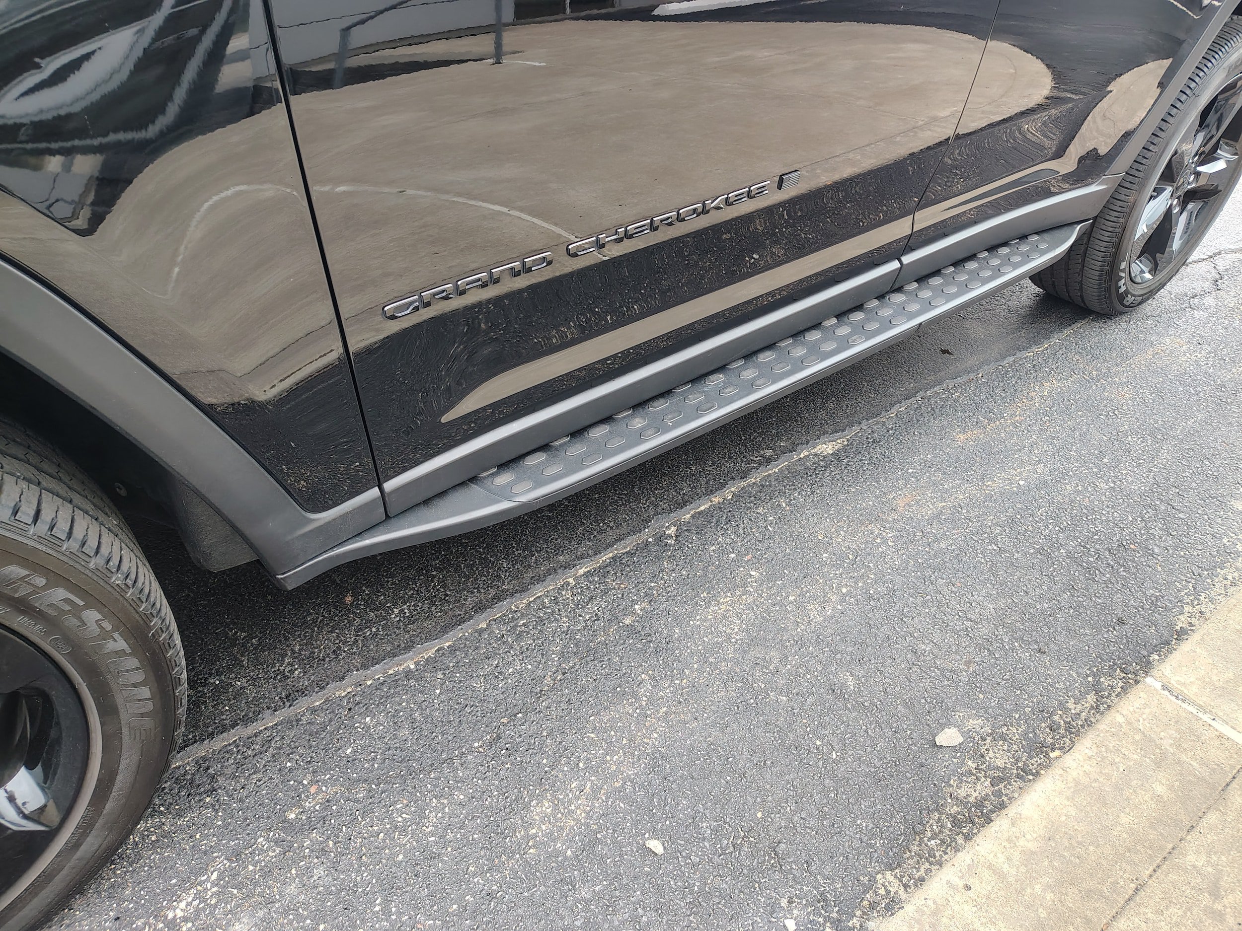 Certified 2024 Jeep Grand Cherokee Altitude AWD/4WD image 6