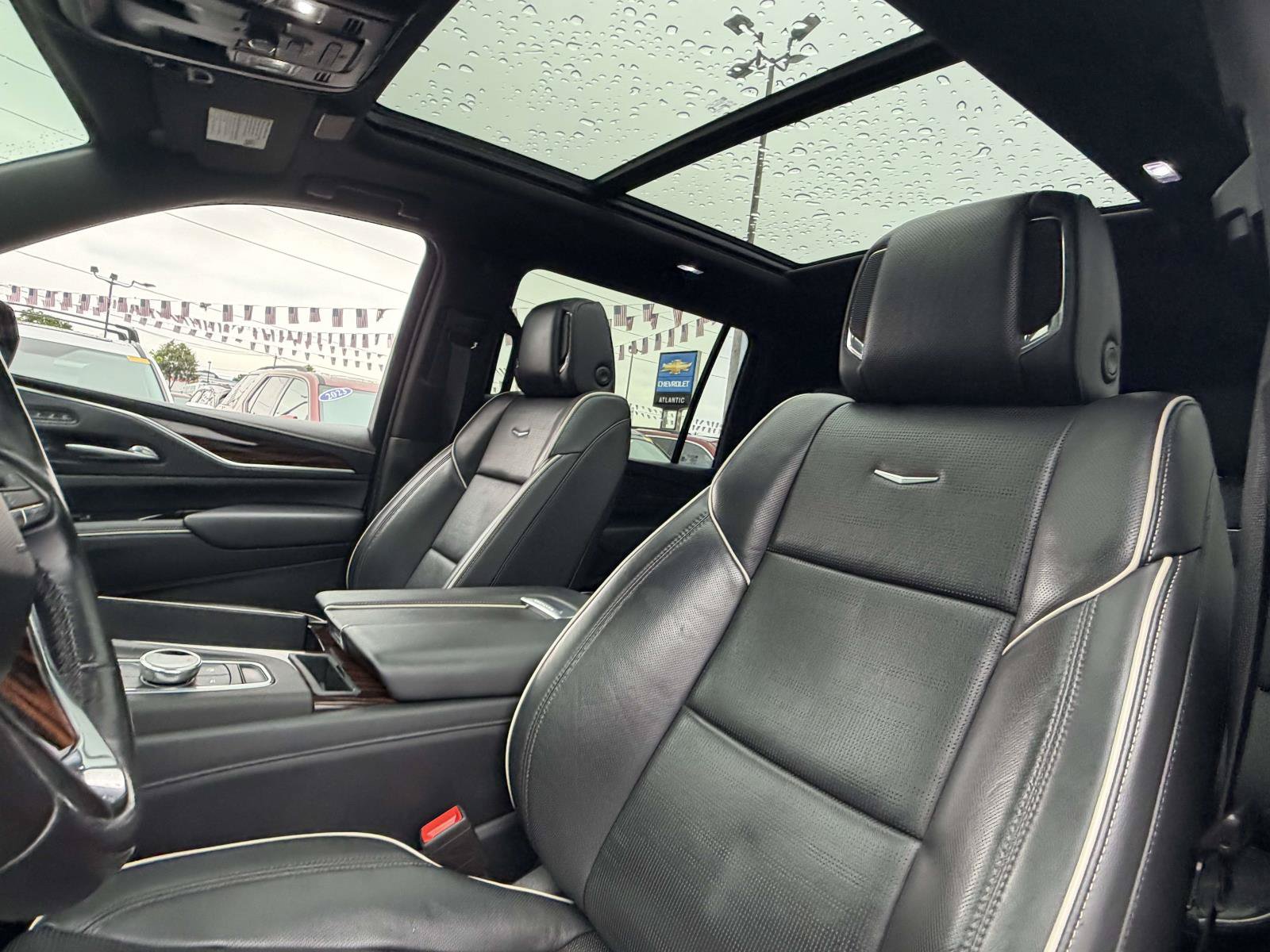 Used 2022 Cadillac Escalade ESV Premium Luxury AWD/4WD image 11