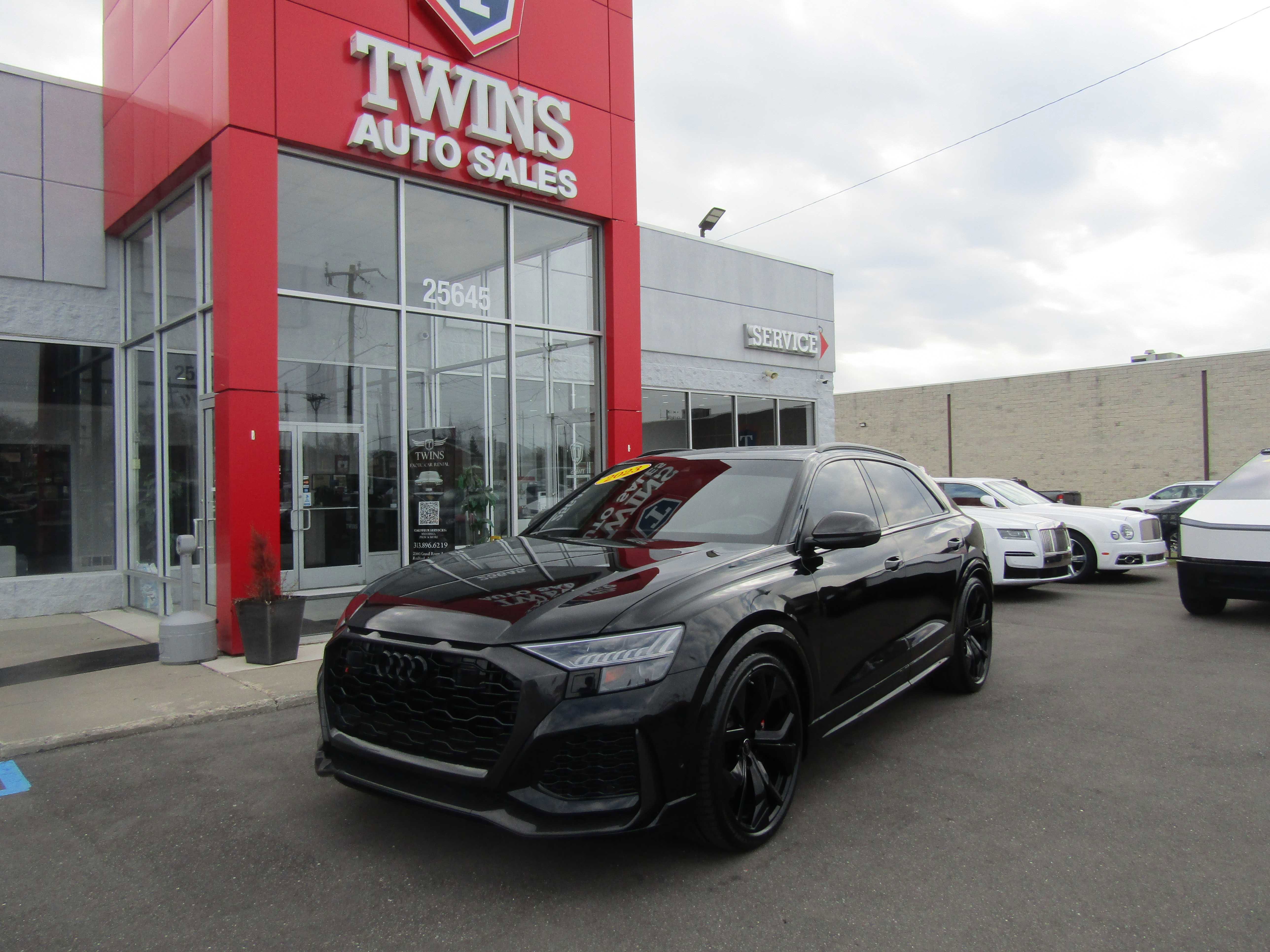 Used 2023 Audi RS Q8 AWD/4WD image 2