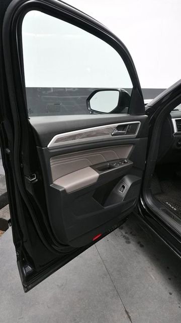 Used 2022 Volkswagen Atlas Cross Sport SE AWD/4WD image 15