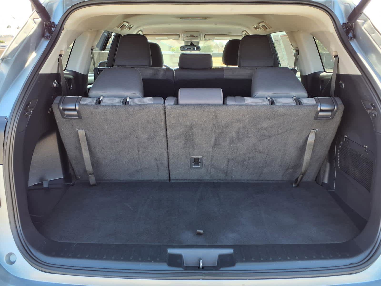 Certified 2025 Toyota Highlander LE FWD image 9