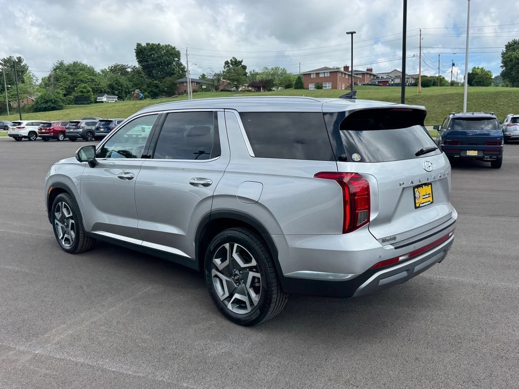 Used 2024 Hyundai Palisade Limited FWD image 5