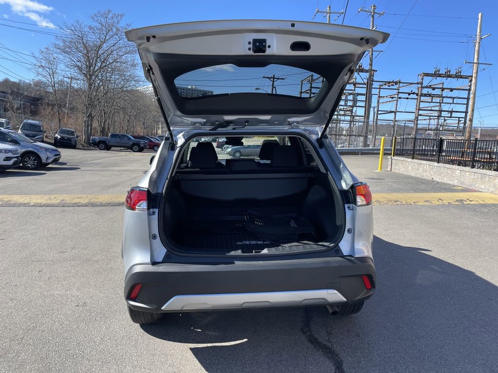 Used 2023 Toyota Corolla Cross LE w/ Moonroof Package image 13