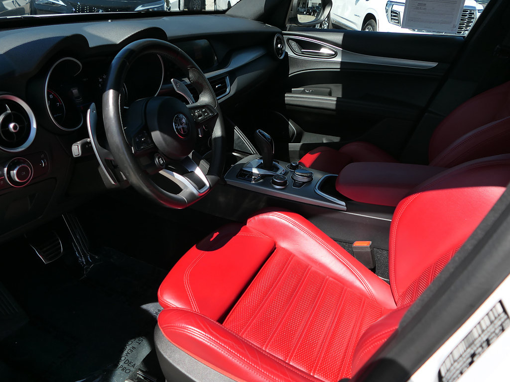 Used 2023 Alfa Romeo Stelvio Veloce AWD/4WD image 10