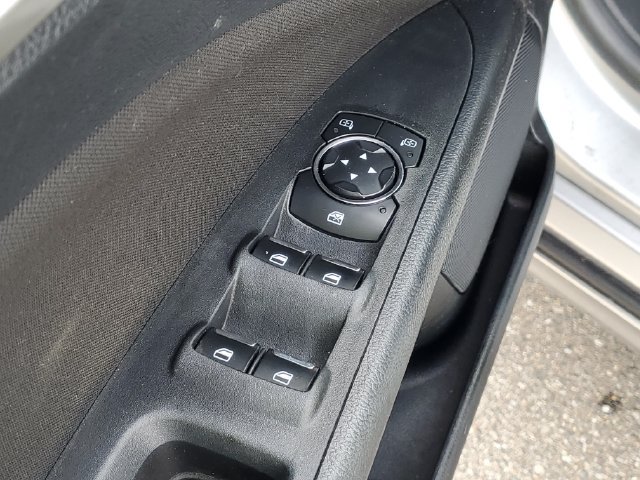 Used 2020 Ford Fusion SE FWD image 9