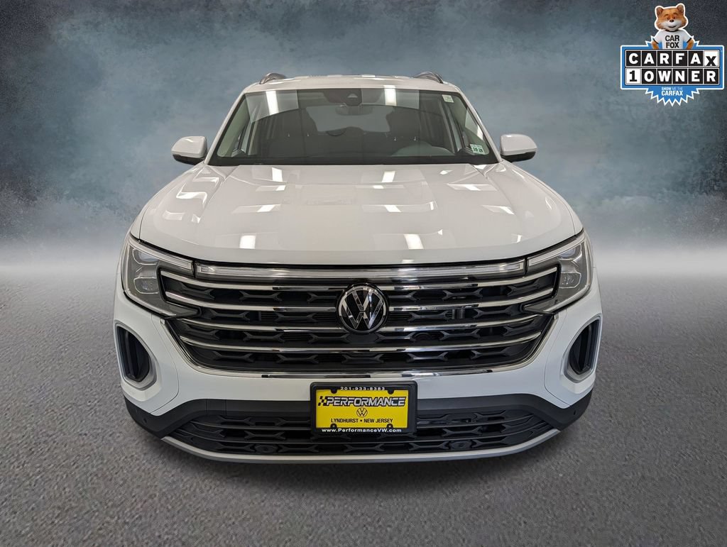 Used 2024 Volkswagen Atlas SE AWD/4WD image 2