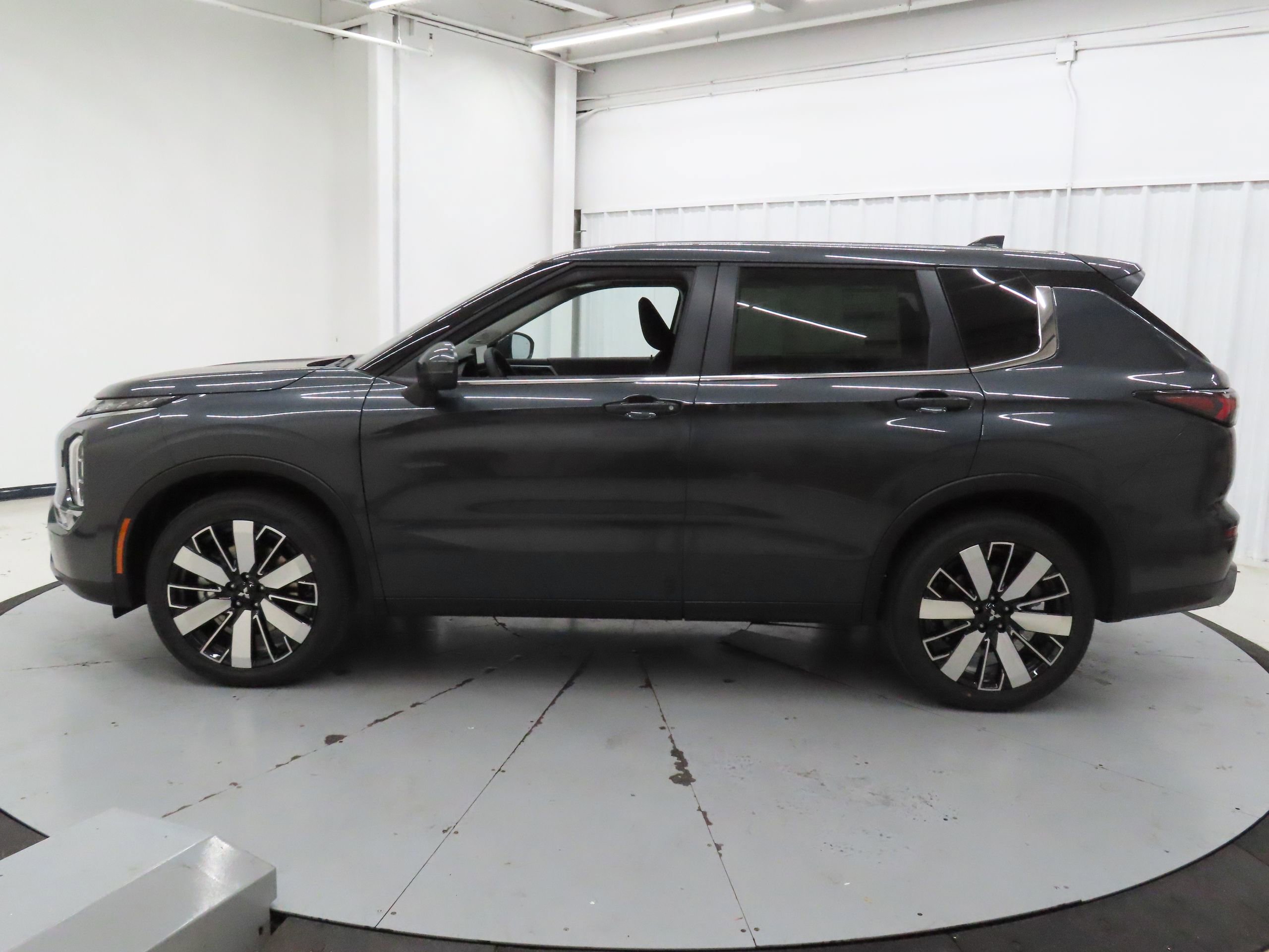 New 2026 Mitsubishi Outlander SE AWD/4WD image 7