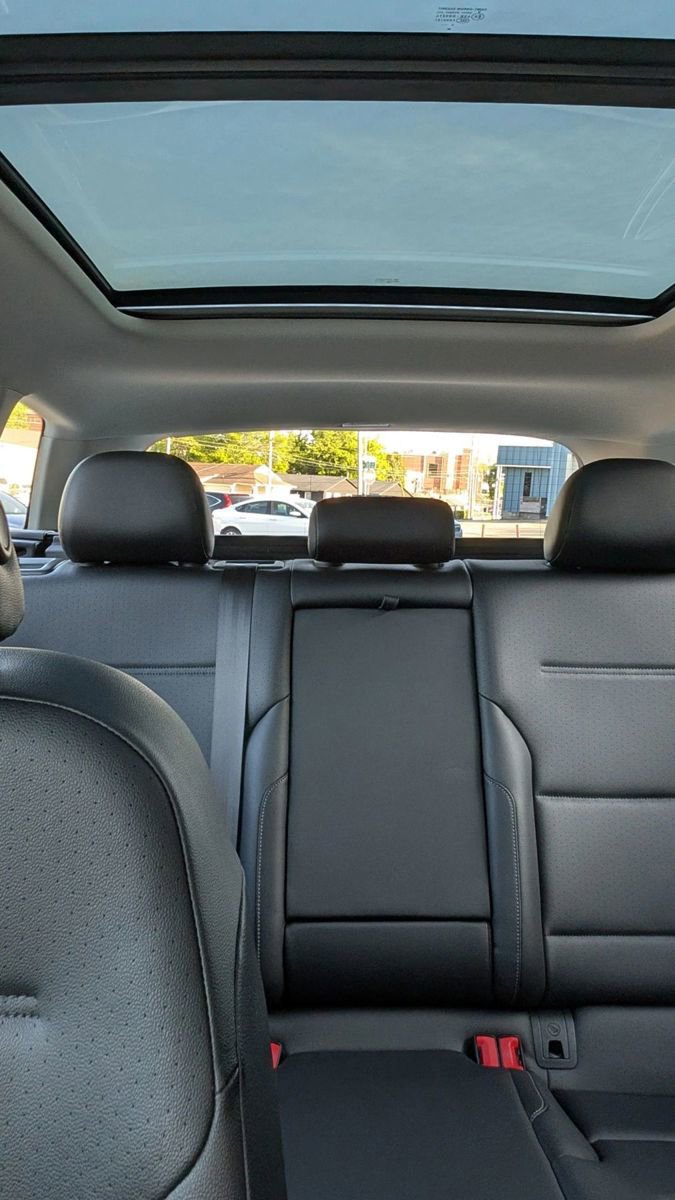 Used 2017 Volkswagen Golf Alltrack SE image 25