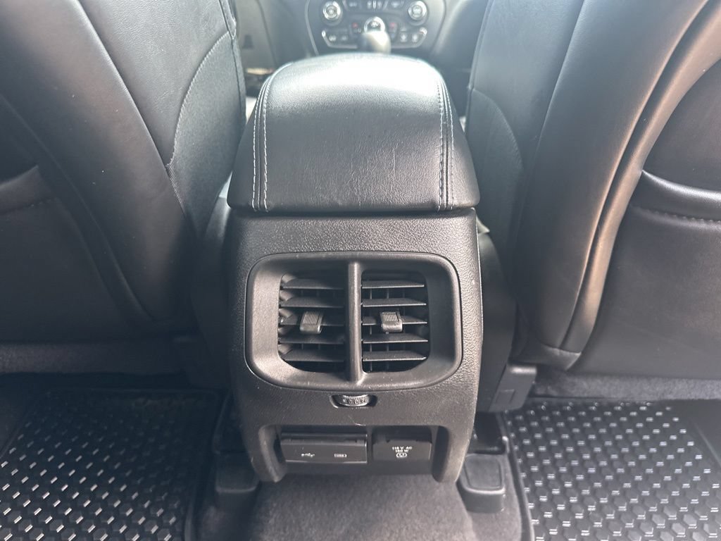 Used 2019 Jeep Cherokee Latitude Plus w/ Comfort/Convenience Group AWD/4WD image 27