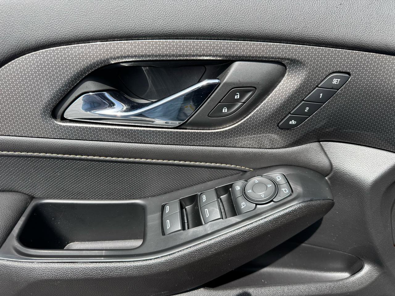 Used 2023 Chevrolet Traverse Premier image 13