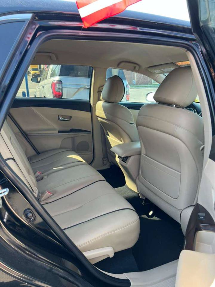 Used 2010 Toyota Venza AWD image 19