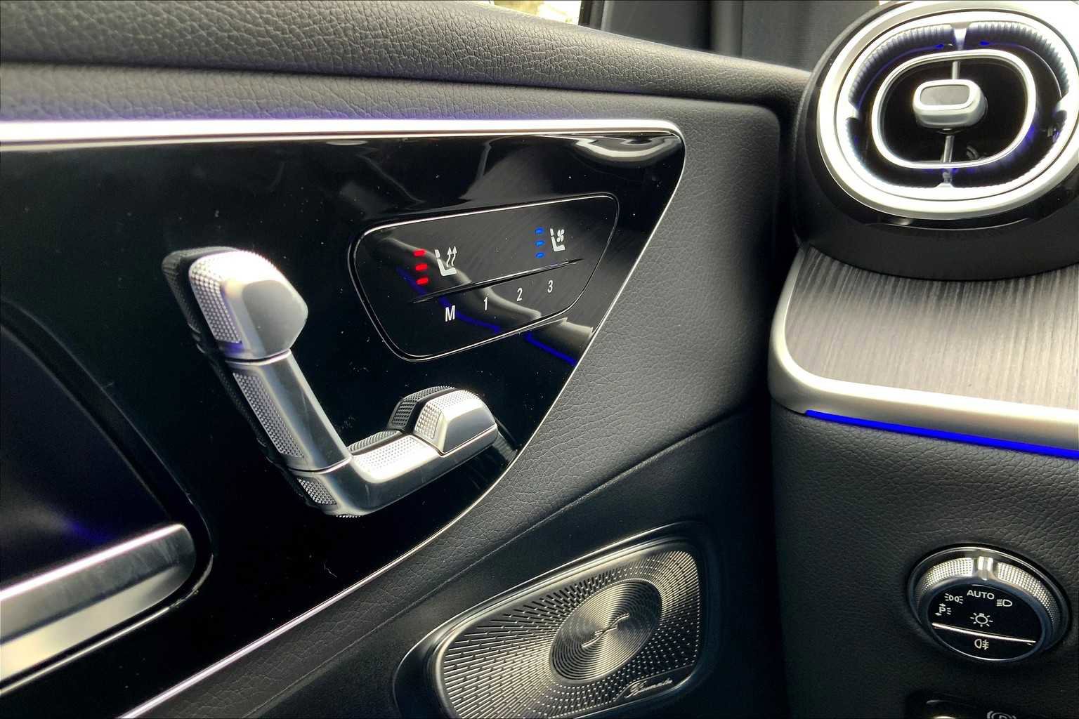 Certified 2025 Mercedes-Benz GLC 300 GLC 300 image 24