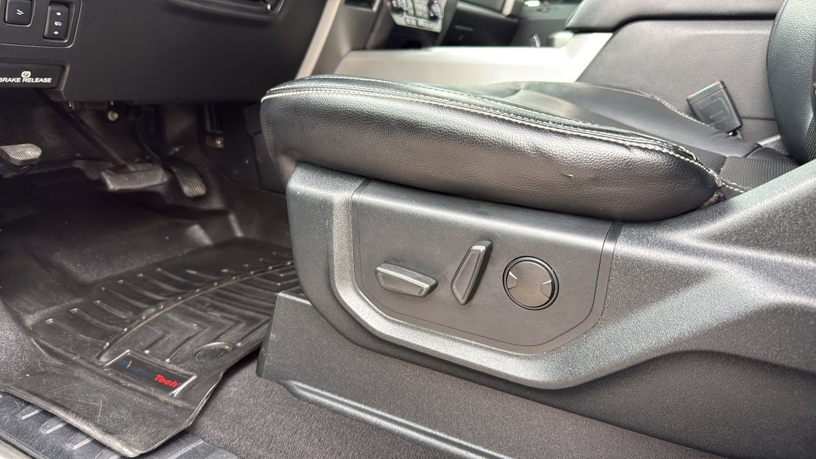 Used 2020 Ford F350 Lariat w/ Lariat Ultimate Package AWD/4WD image 10