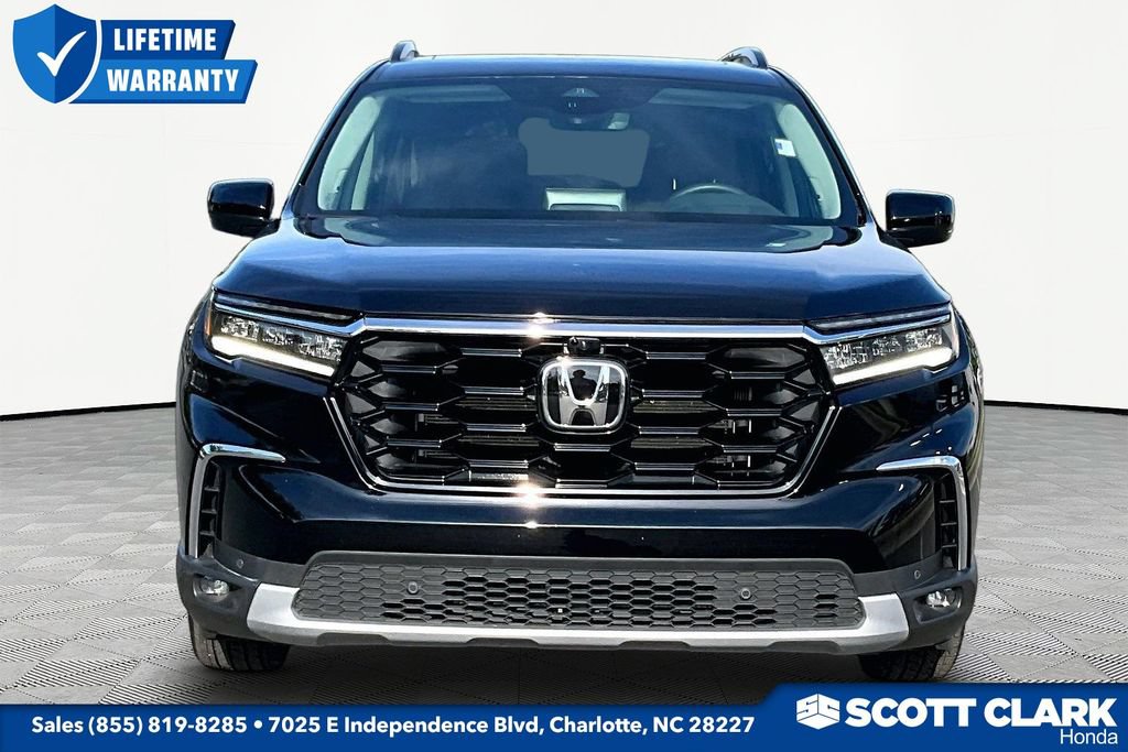 Used 2025 Honda Pilot Elite image 2